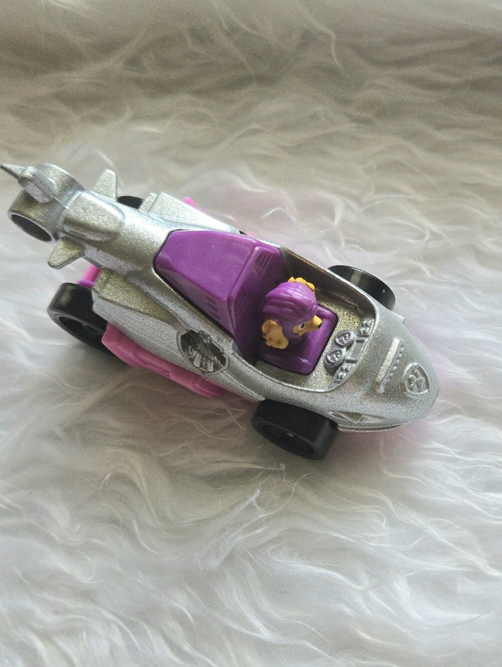 Spin Master Paw Patrol: The Movie True Metal. Skye Race Car Die-cast Pink Silver